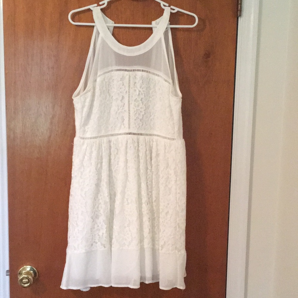 White lace Francesca’s dress